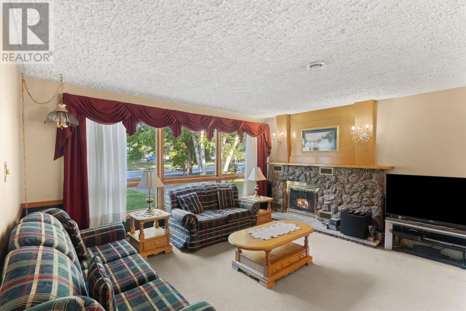 35 Pine Tree Road