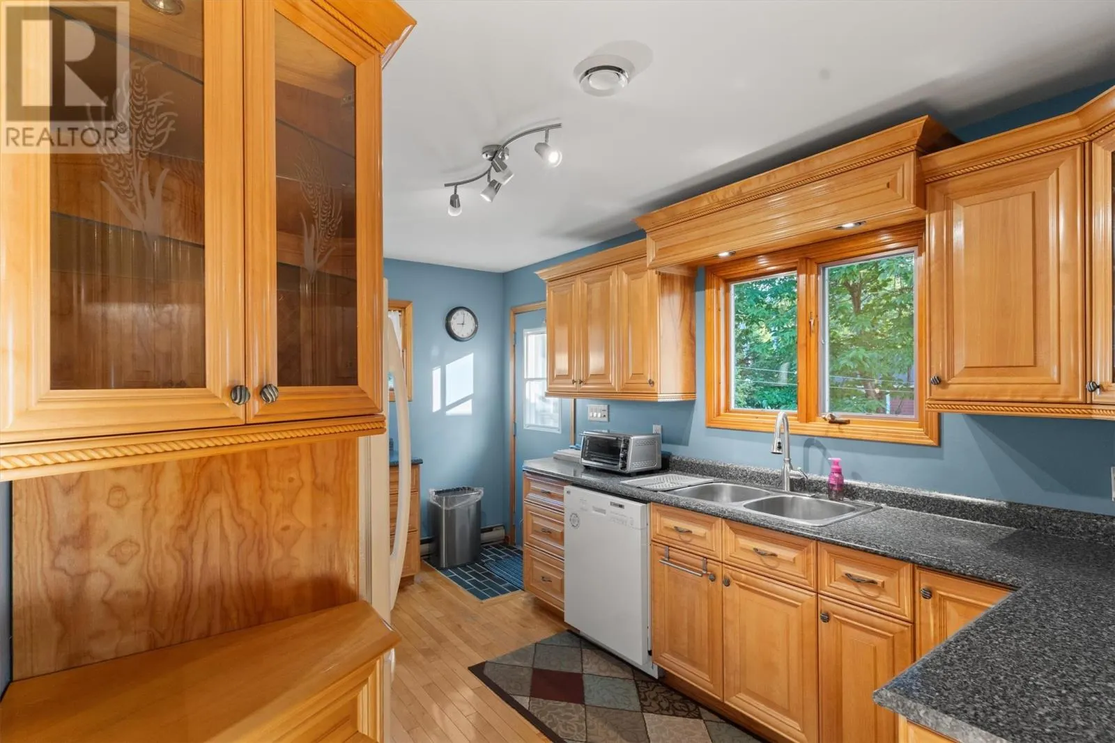 35 Pine Tree Road