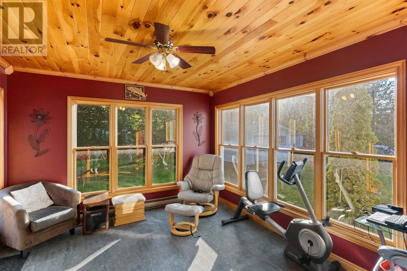 35 Pine Tree Road