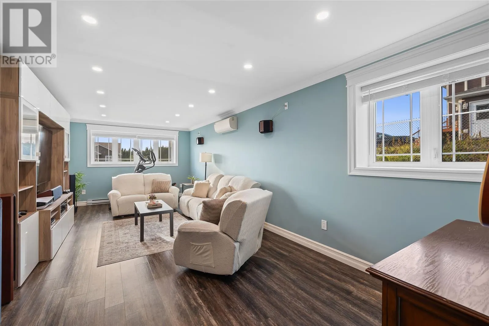 6 Dunn Drive