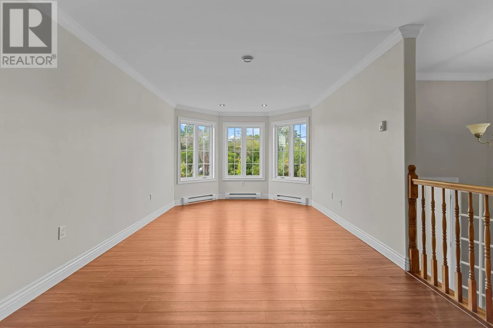 7 Kingsway Drive