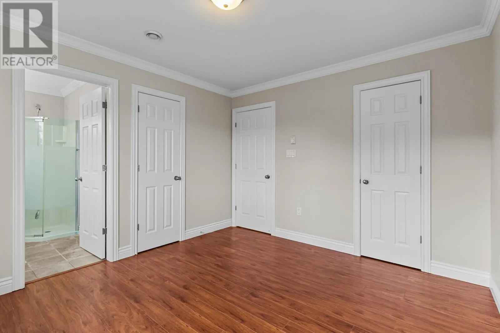 7 Kingsway Drive
