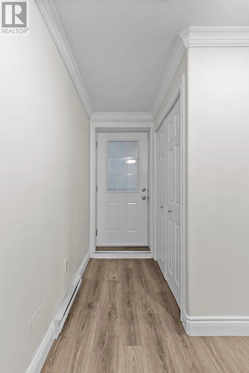7 Kingsway Drive