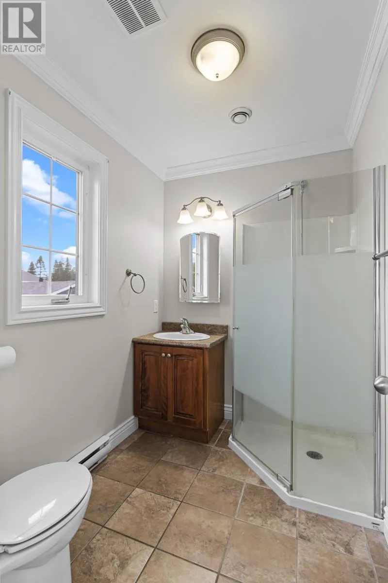 7 Kingsway Drive