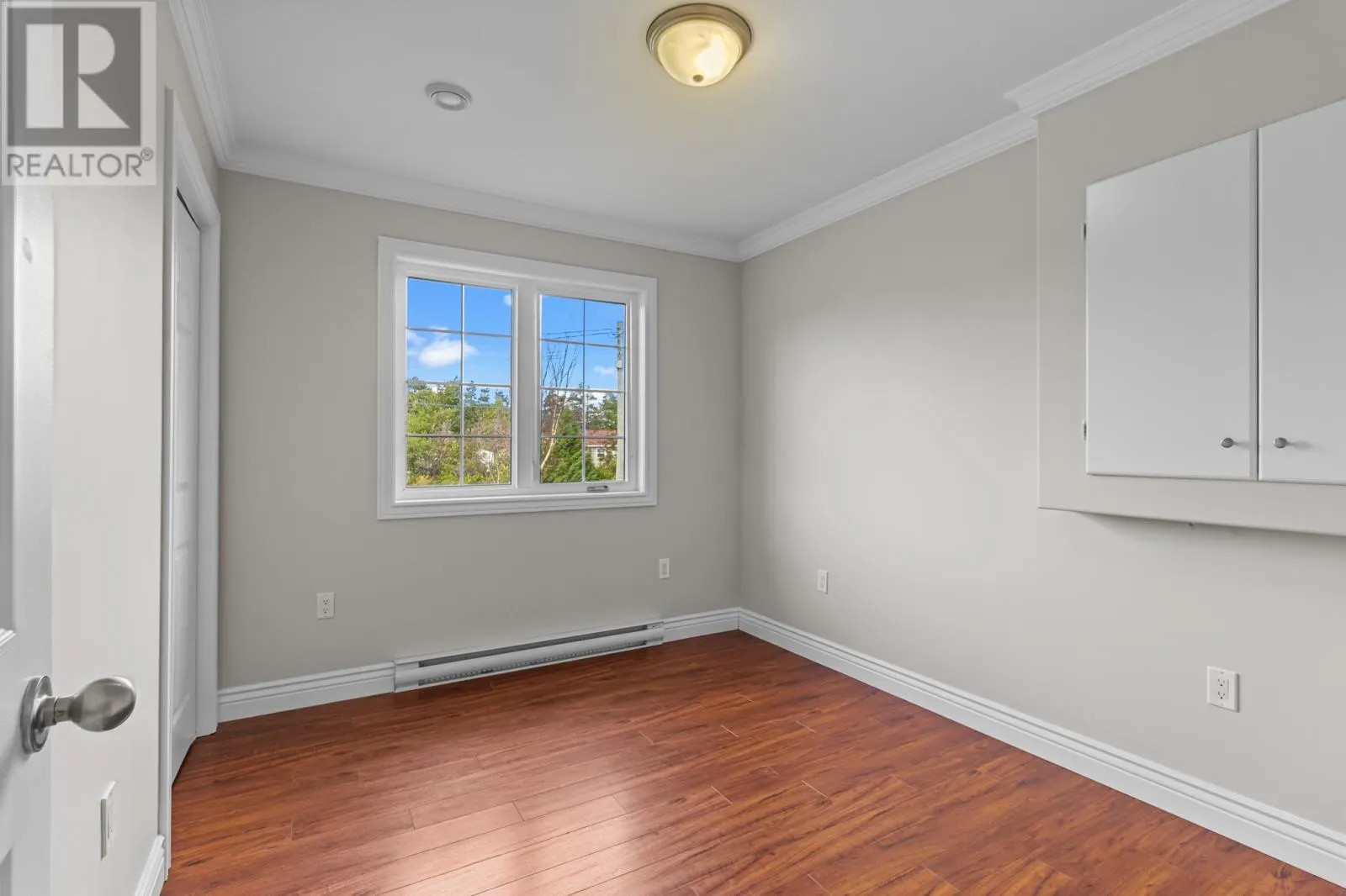 7 Kingsway Drive