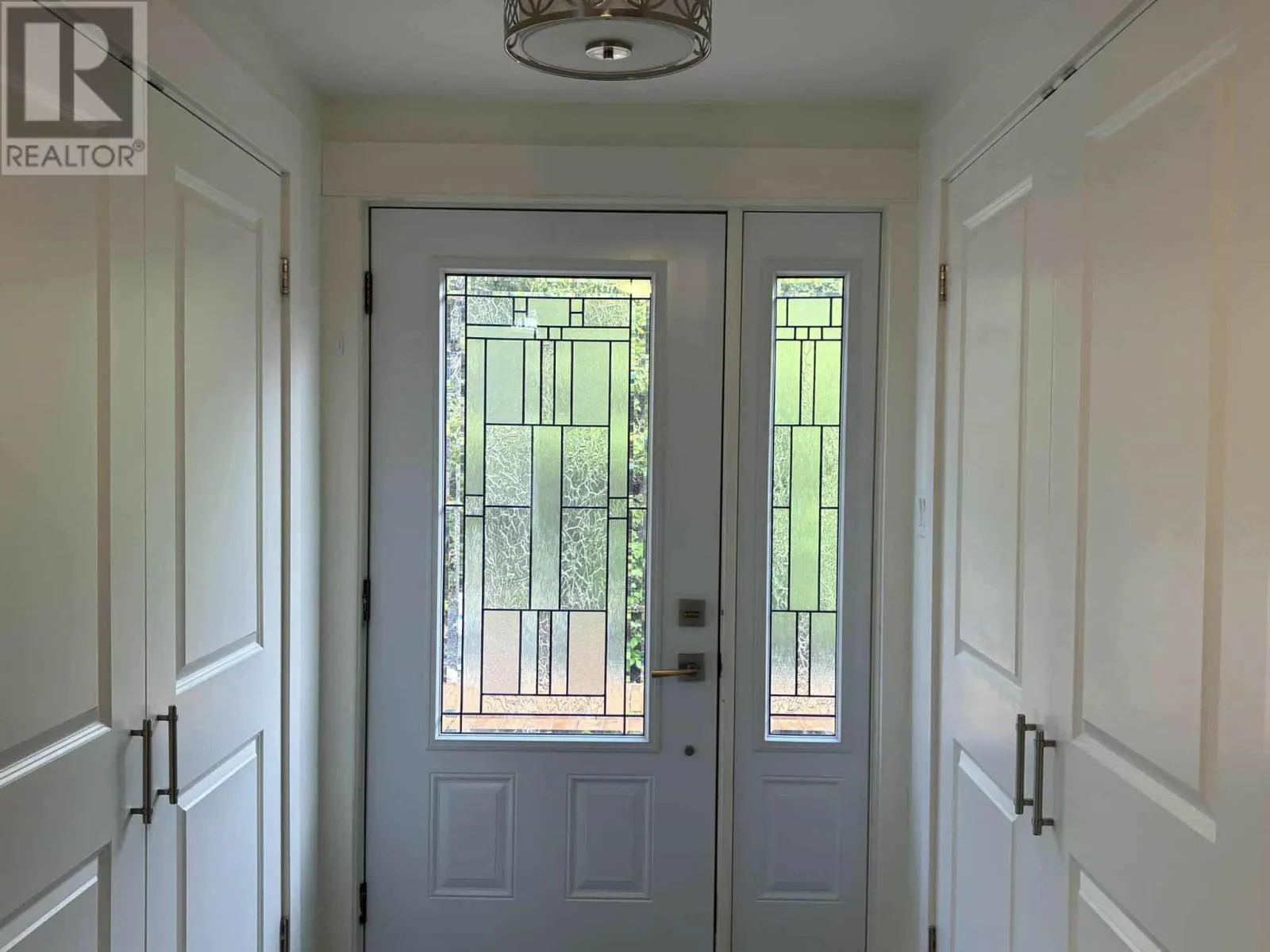 18 Angle Pond Road