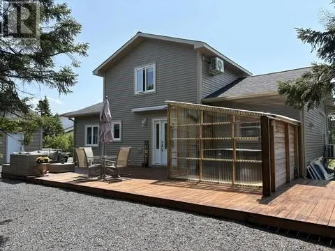 18 Angle Pond Road