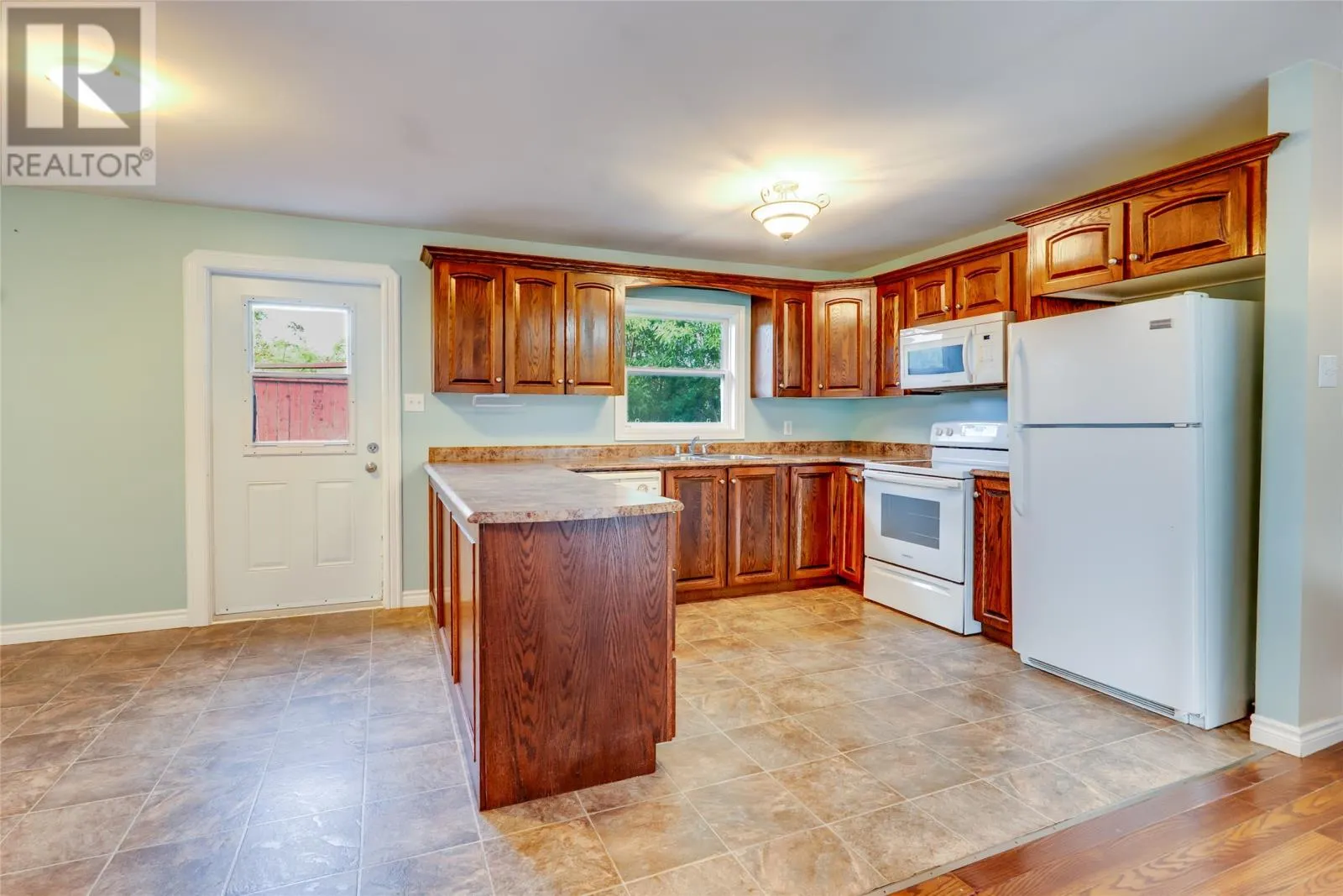 4 Rectory Avenue