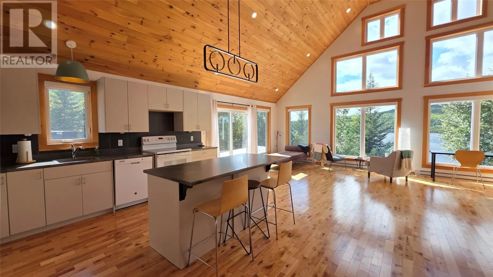 29 Paul's Lake Road