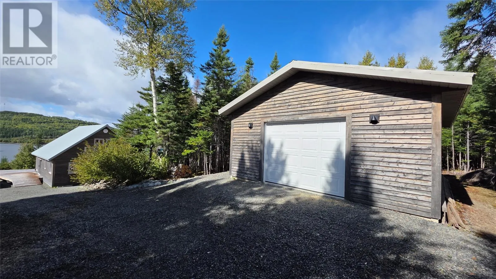 29 Paul's Lake Road