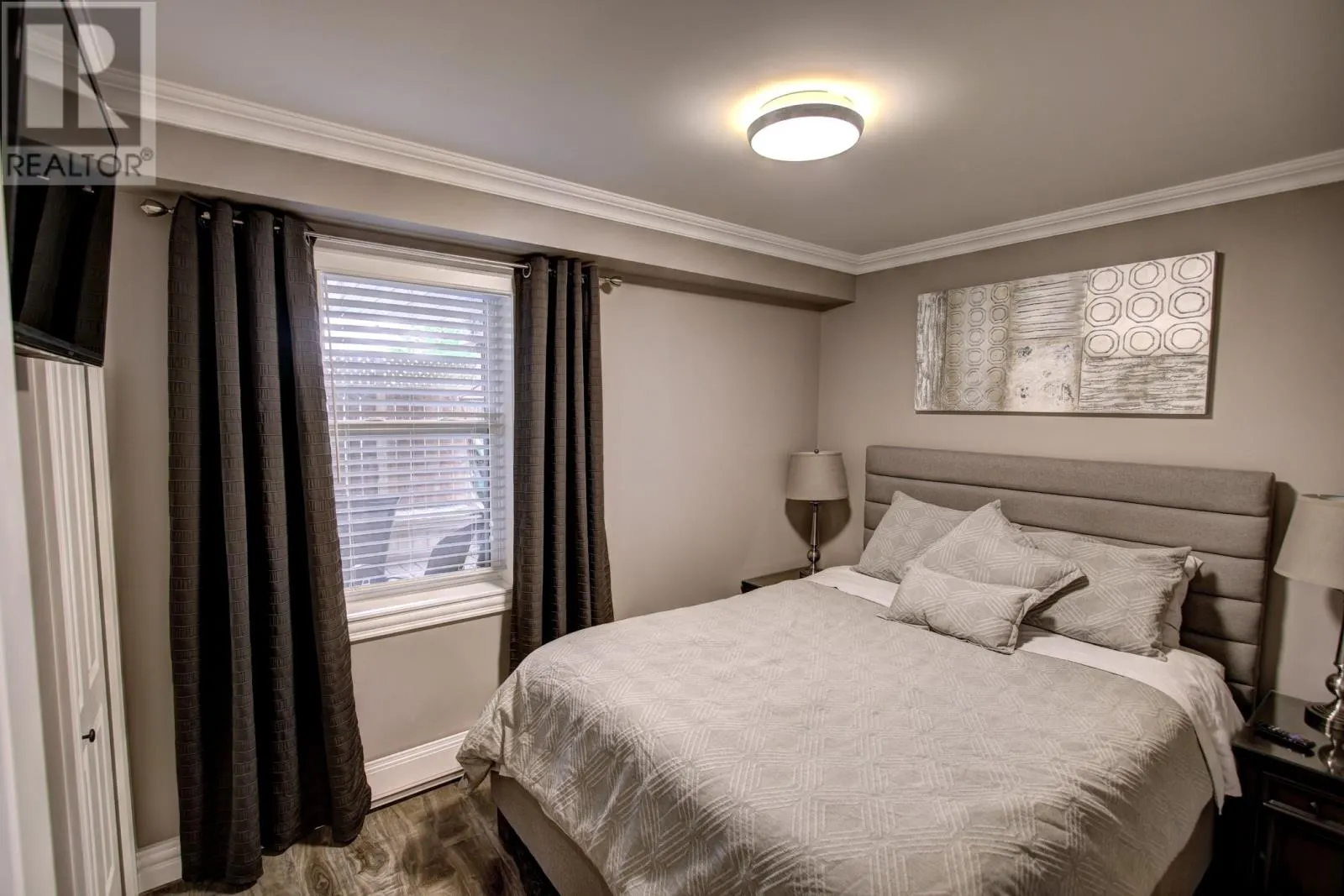 17-21 McDougall Street