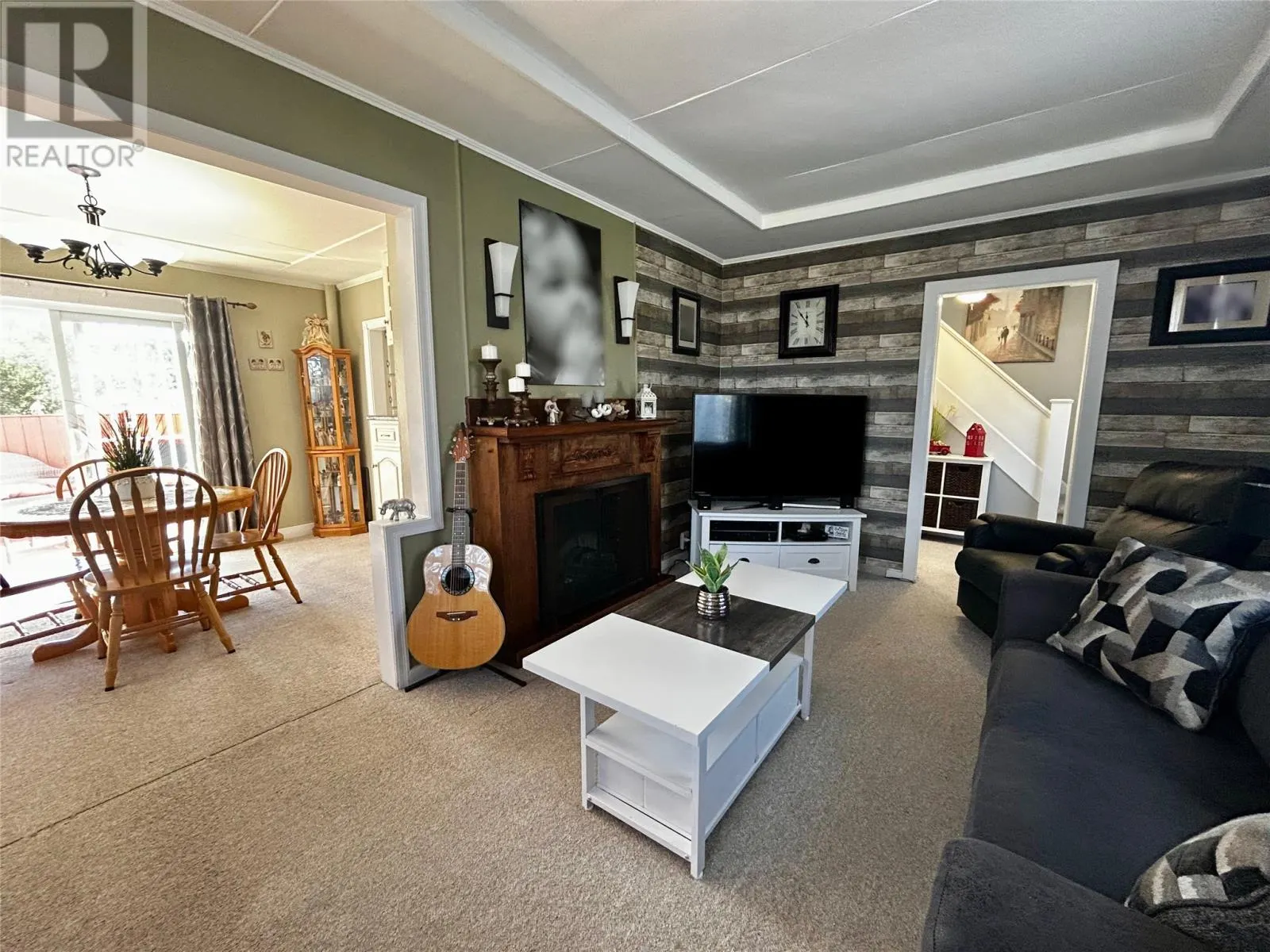 4 Warehams Road