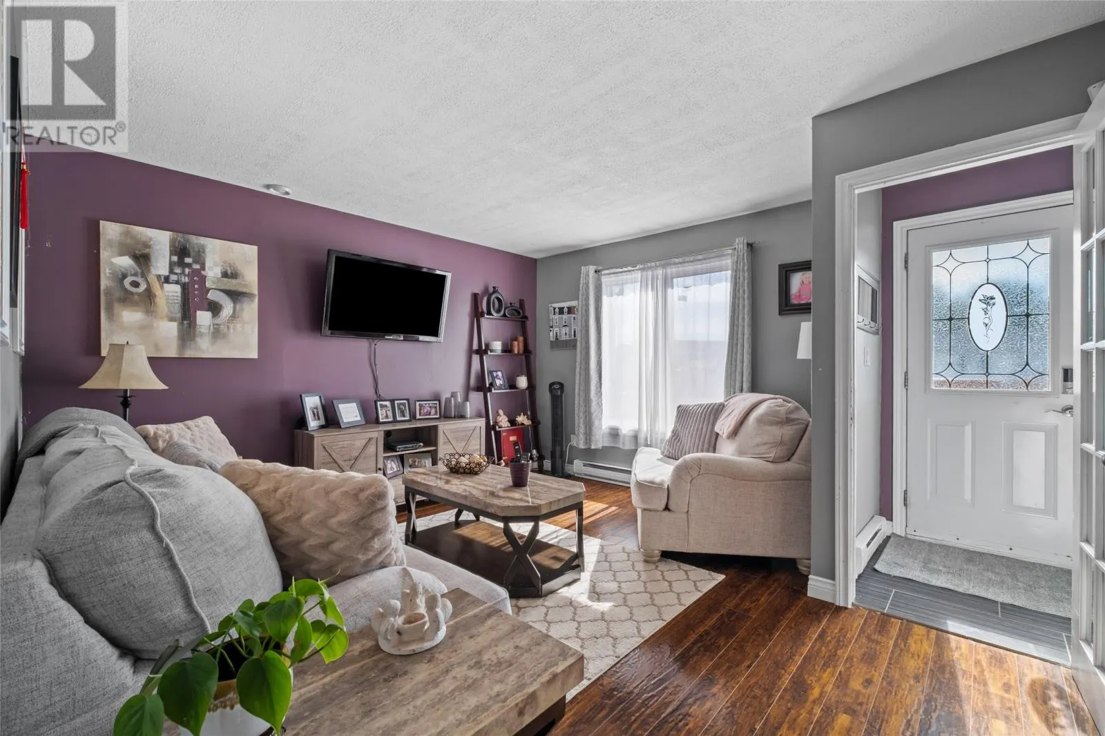 52 Lindbergh Crescent