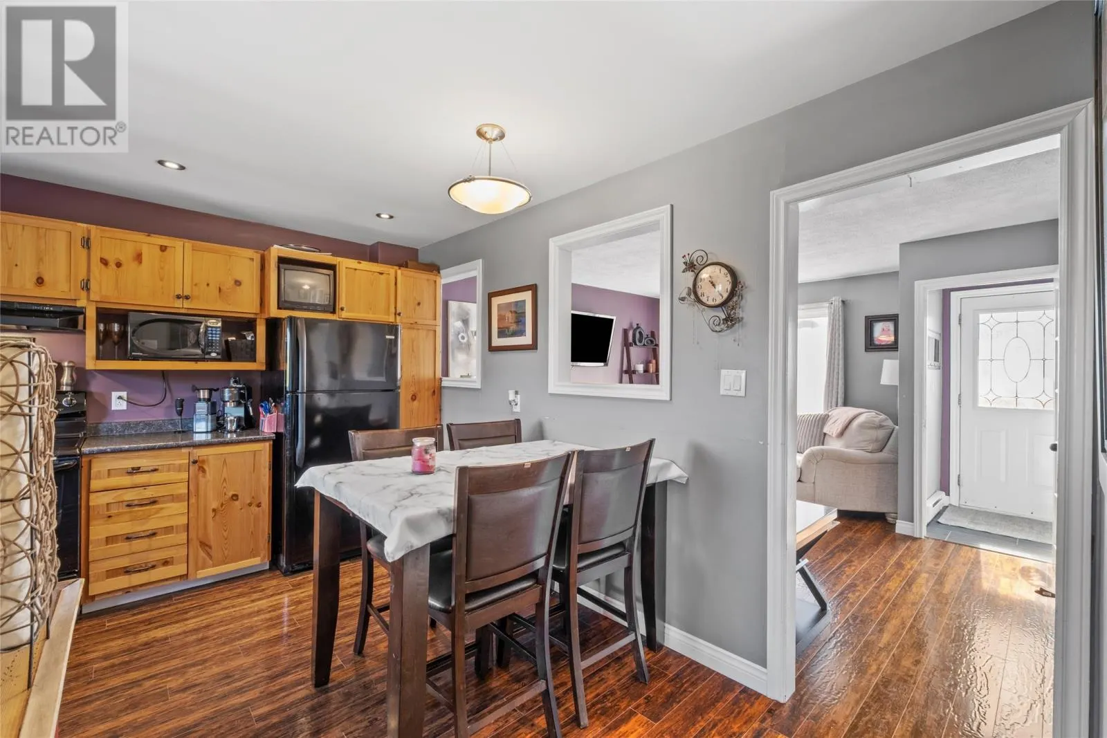 52 Lindbergh Crescent
