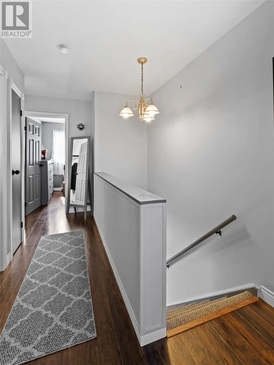 52 Lindbergh Crescent