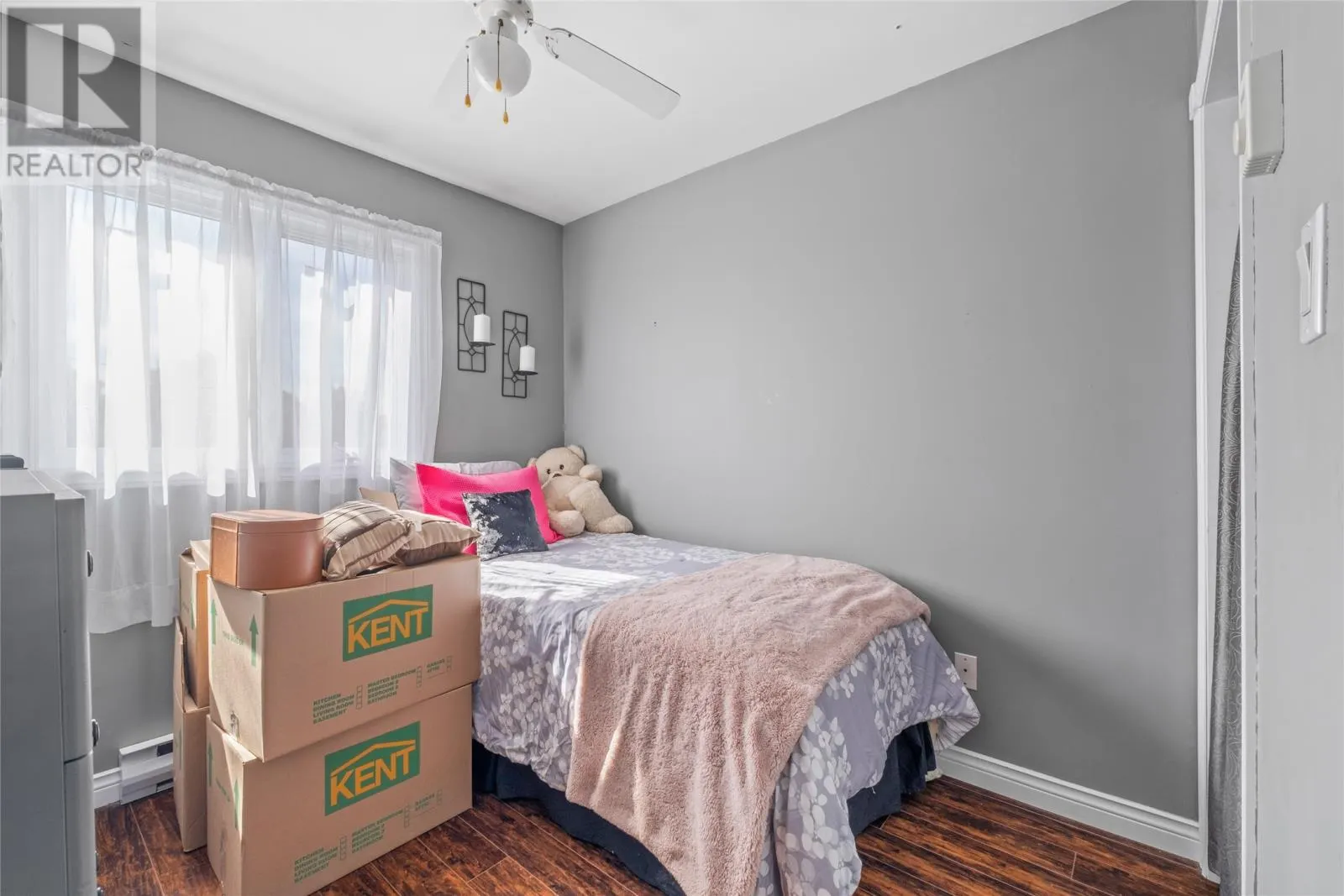 52 Lindbergh Crescent