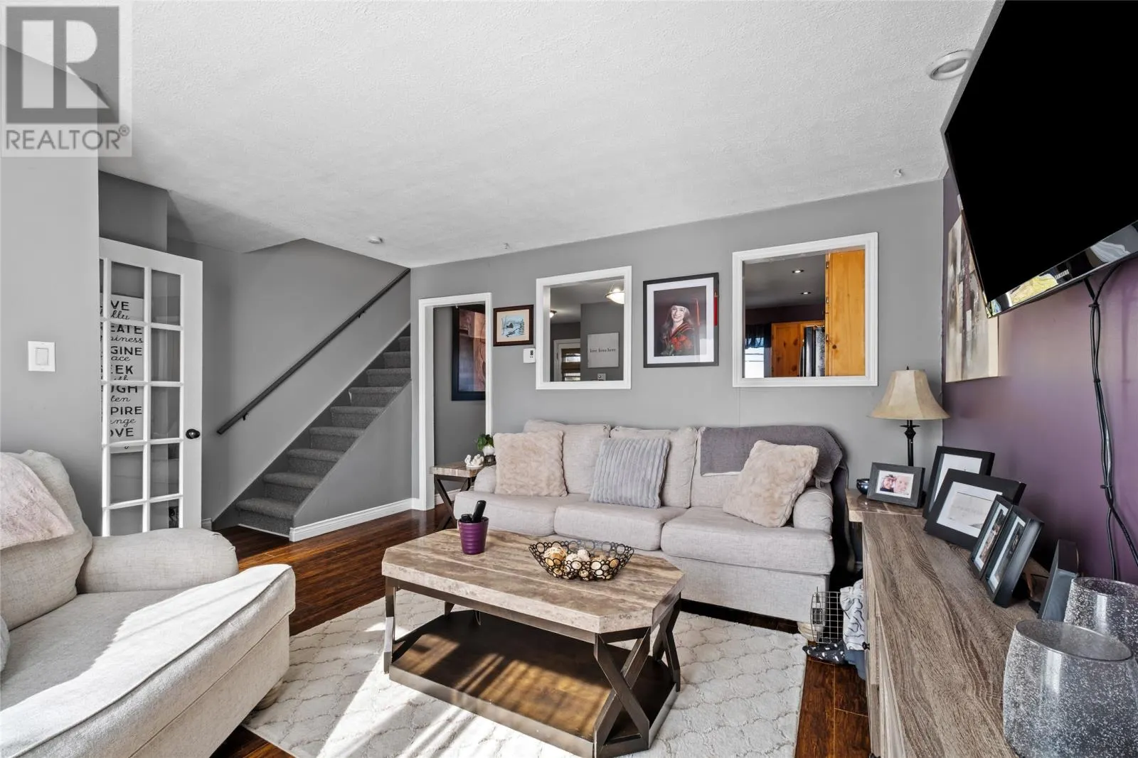 52 Lindbergh Crescent