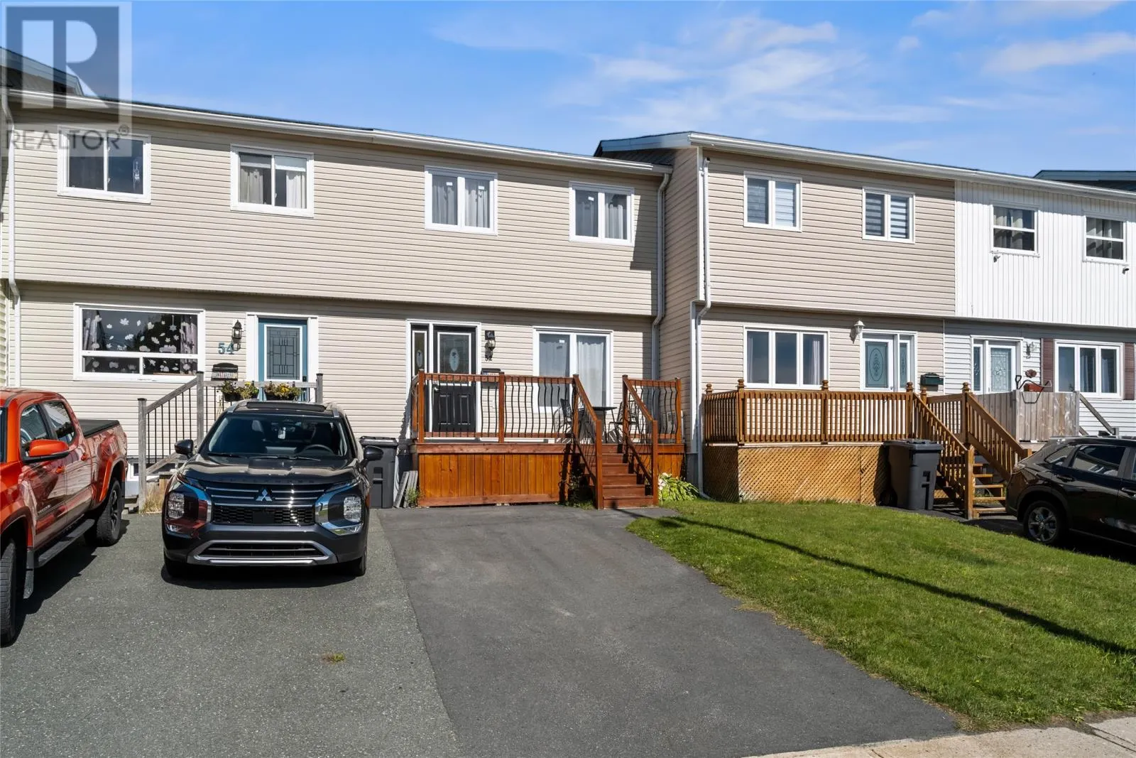 52 Lindbergh Crescent