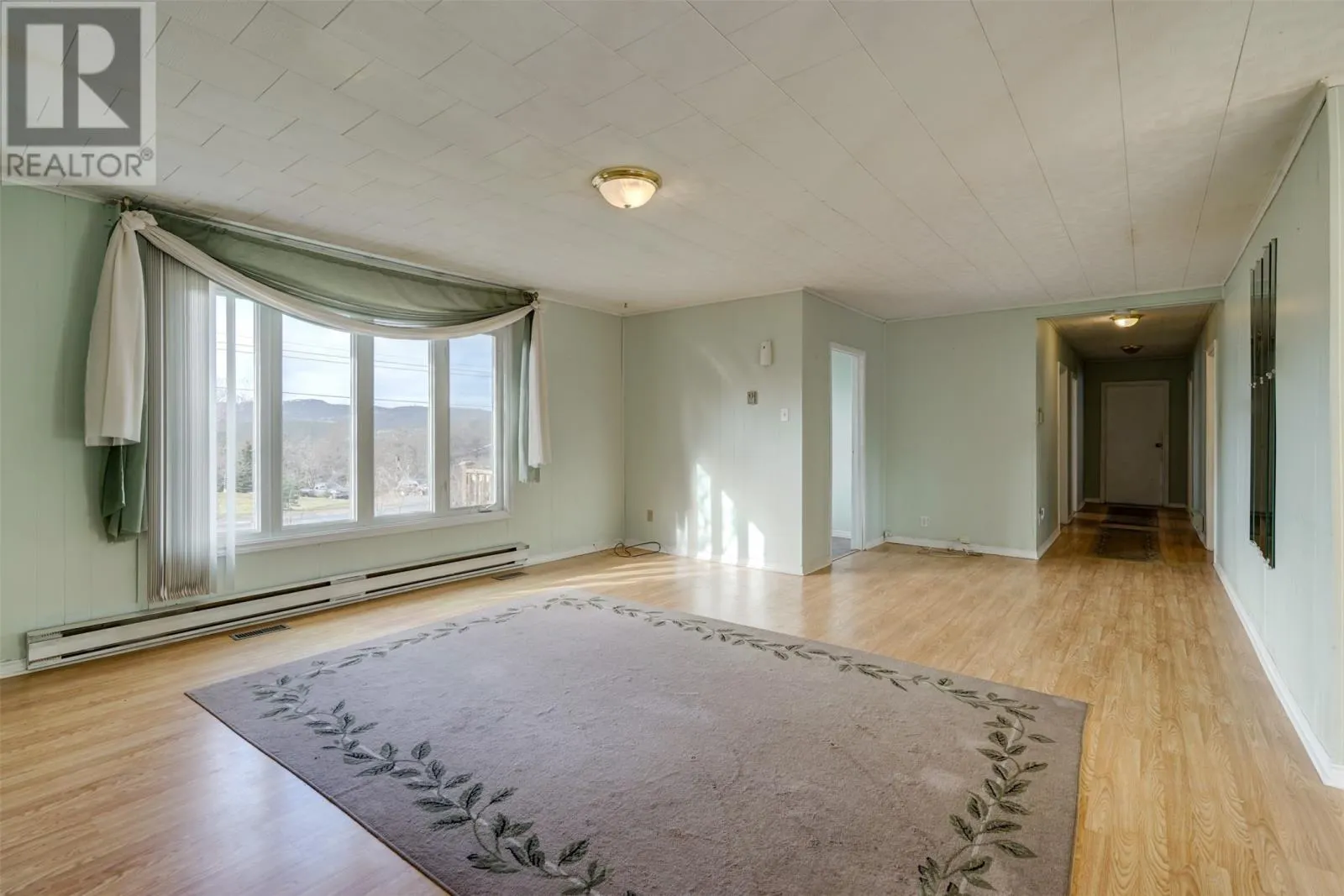 5 Forest Road