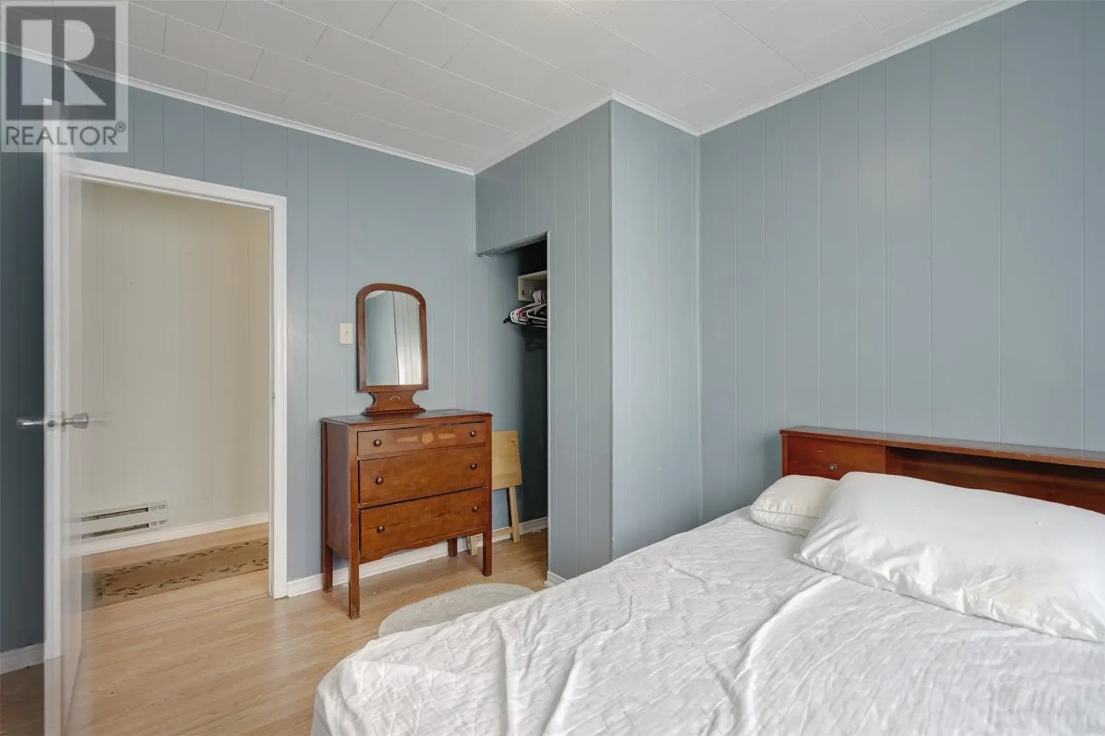 5 Forest Road