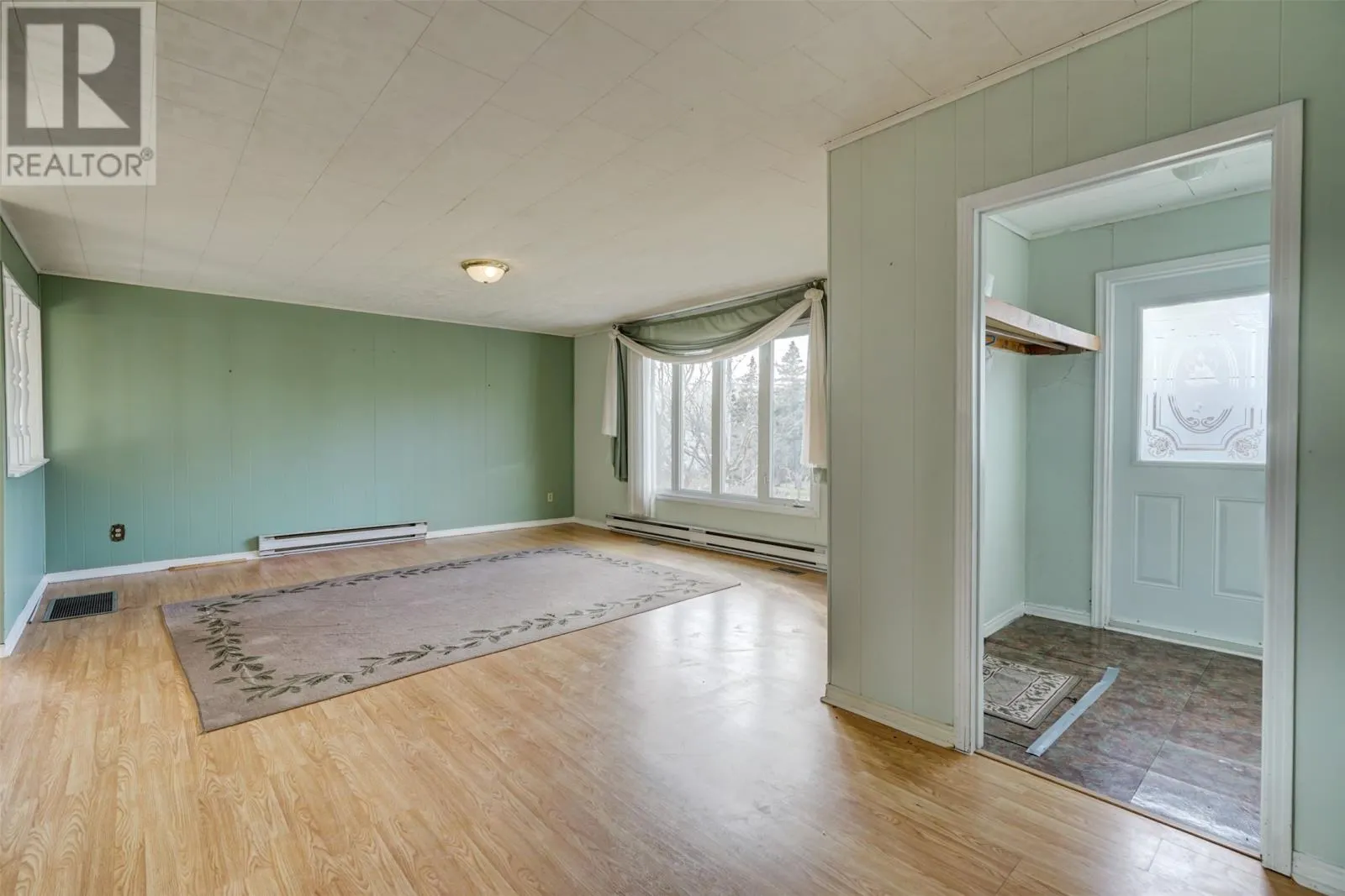 5 Forest Road