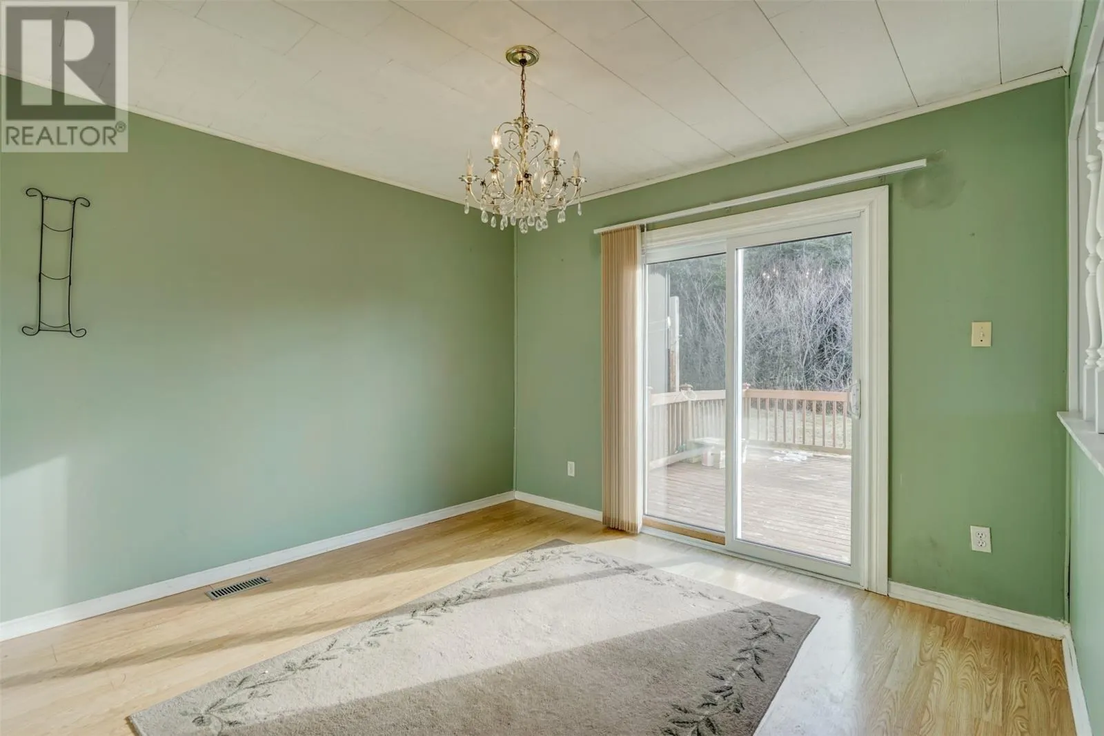 5 Forest Road