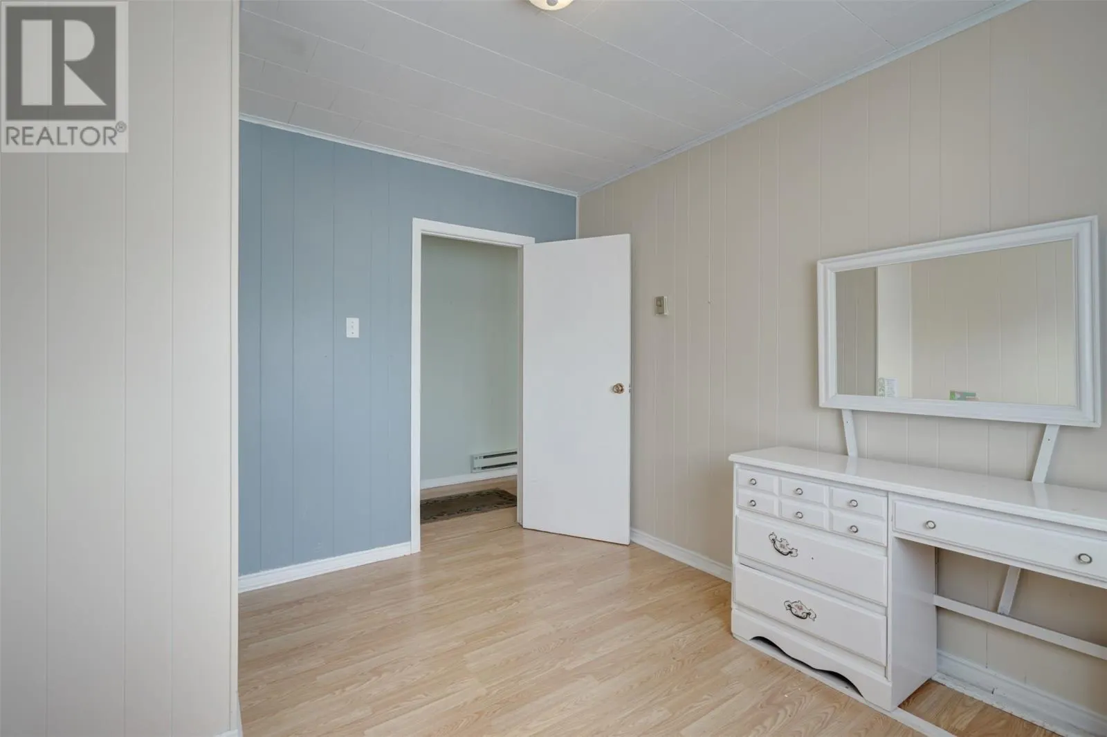 5 Forest Road