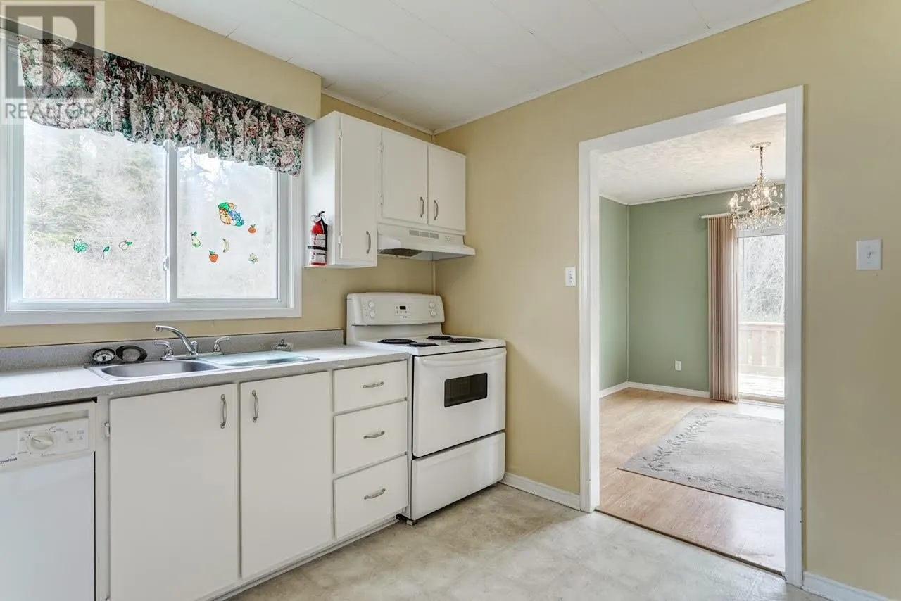 5 Forest Road