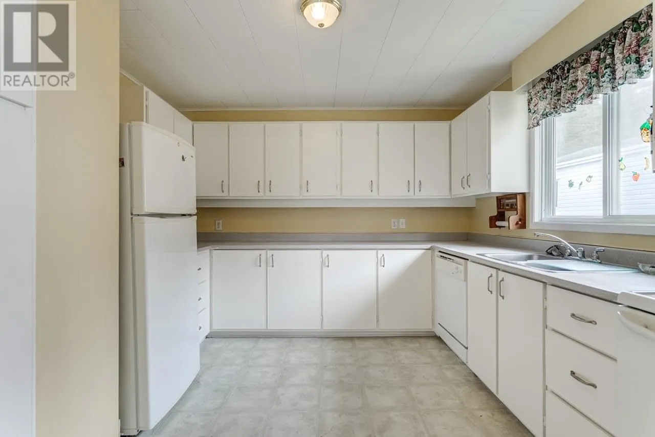 5 Forest Road