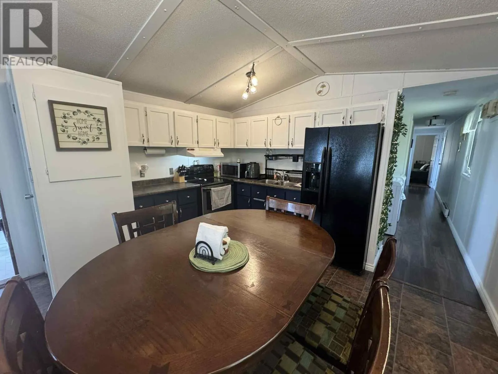 6 Davis Crescent