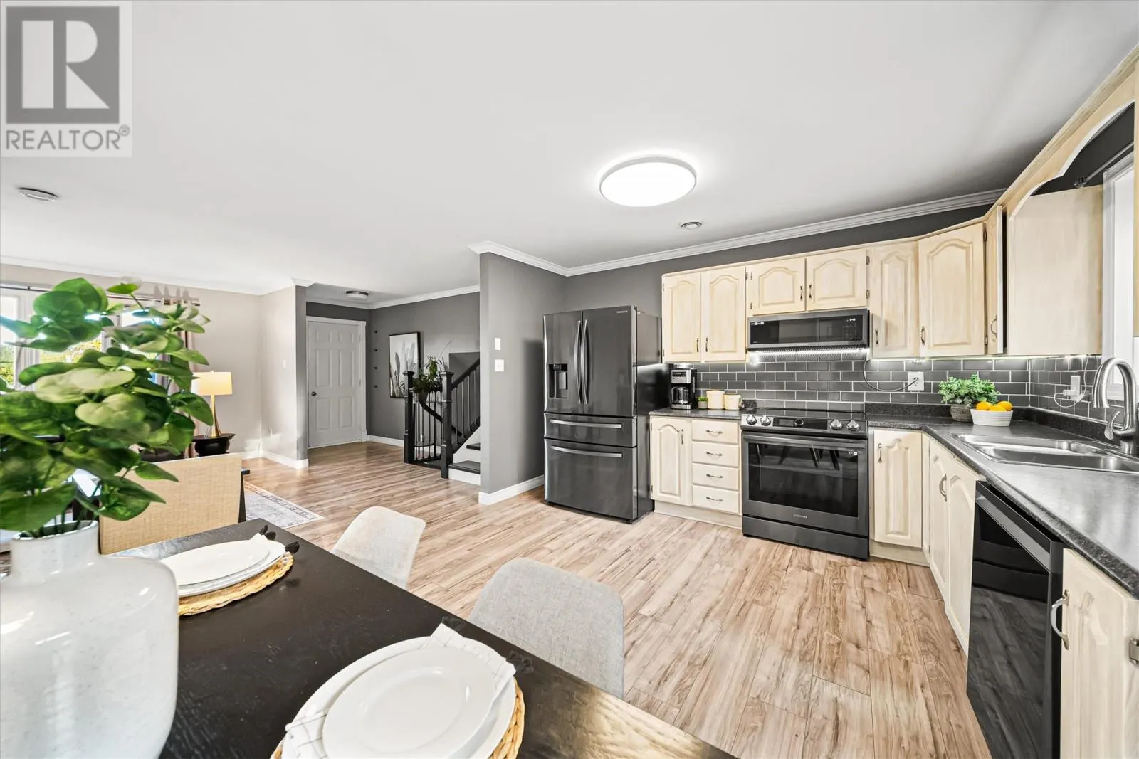 54 Valleyview Crescent