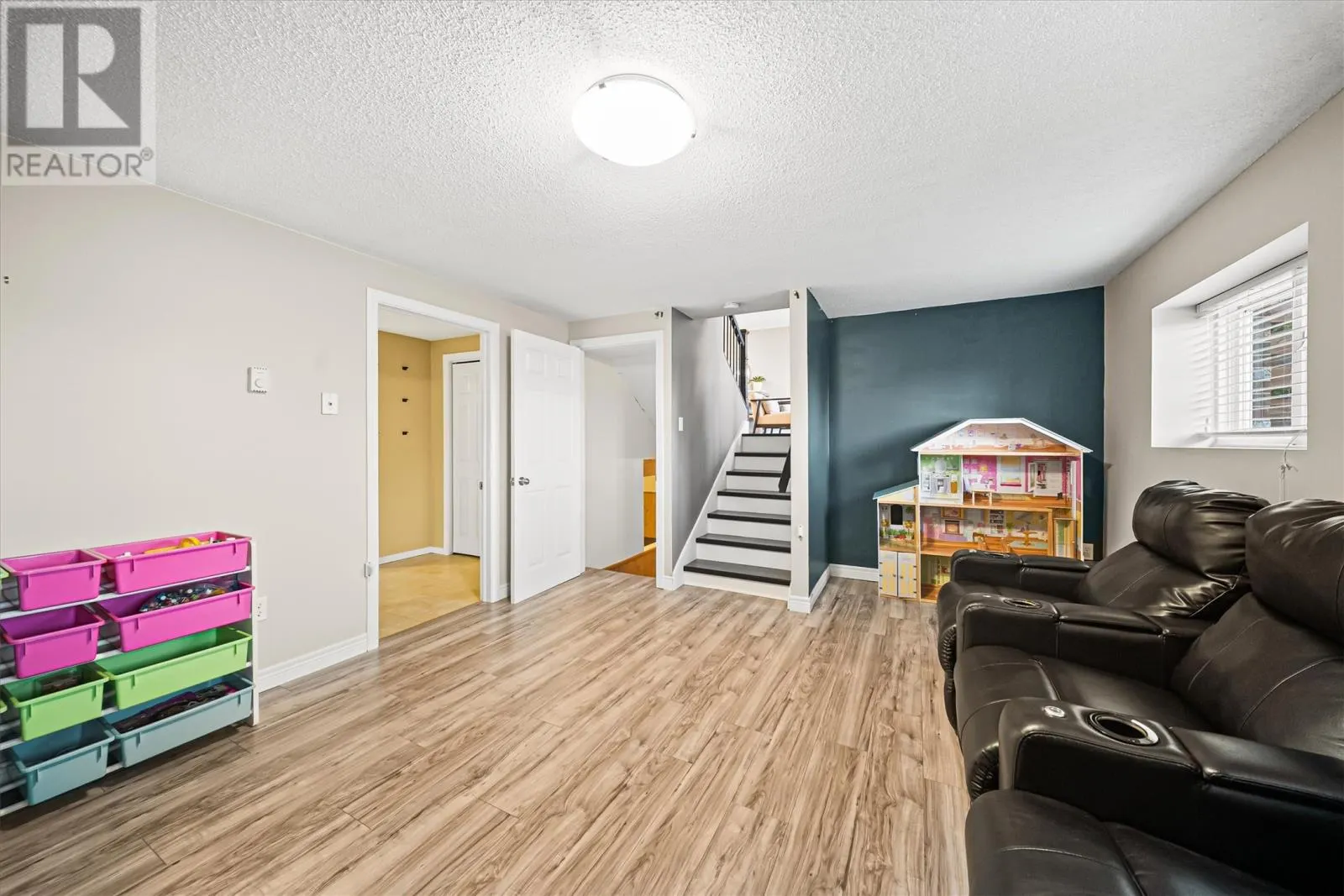 54 Valleyview Crescent