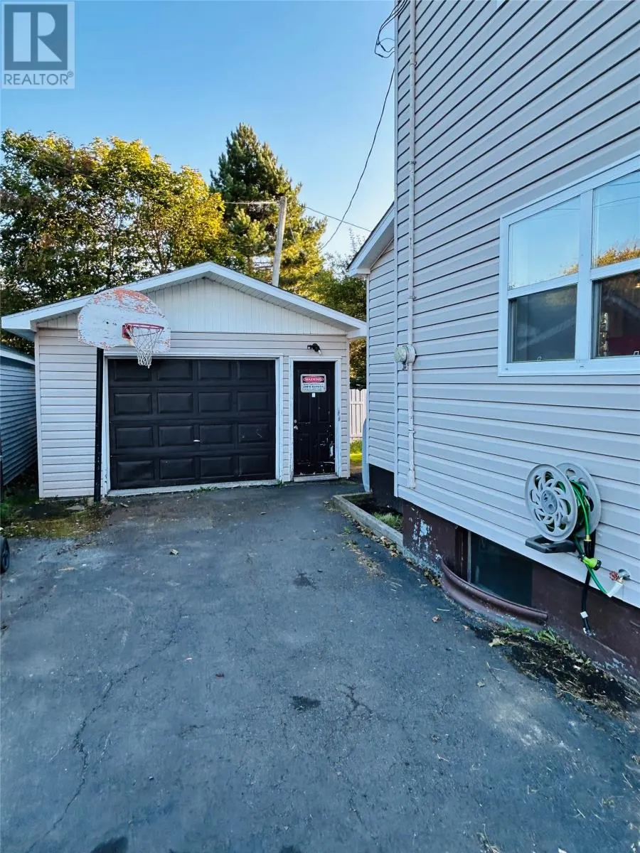 46 Greenwood Avenue