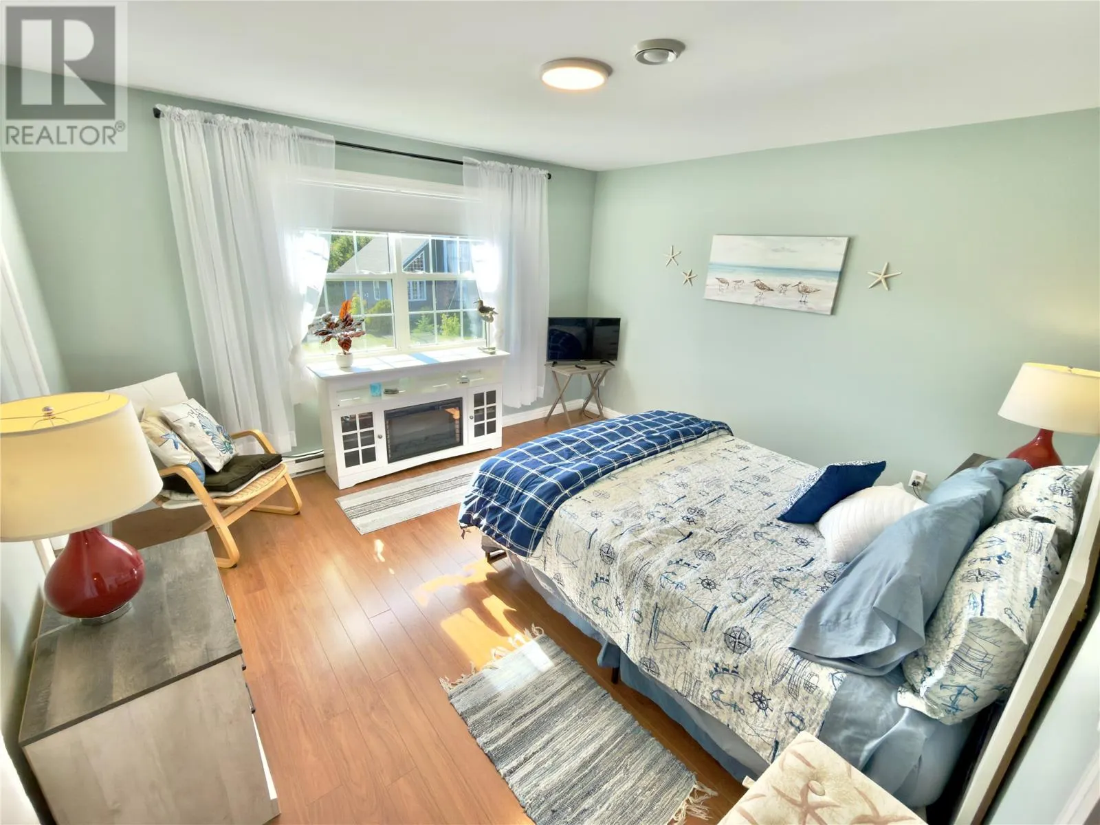 27 THORBURN Place