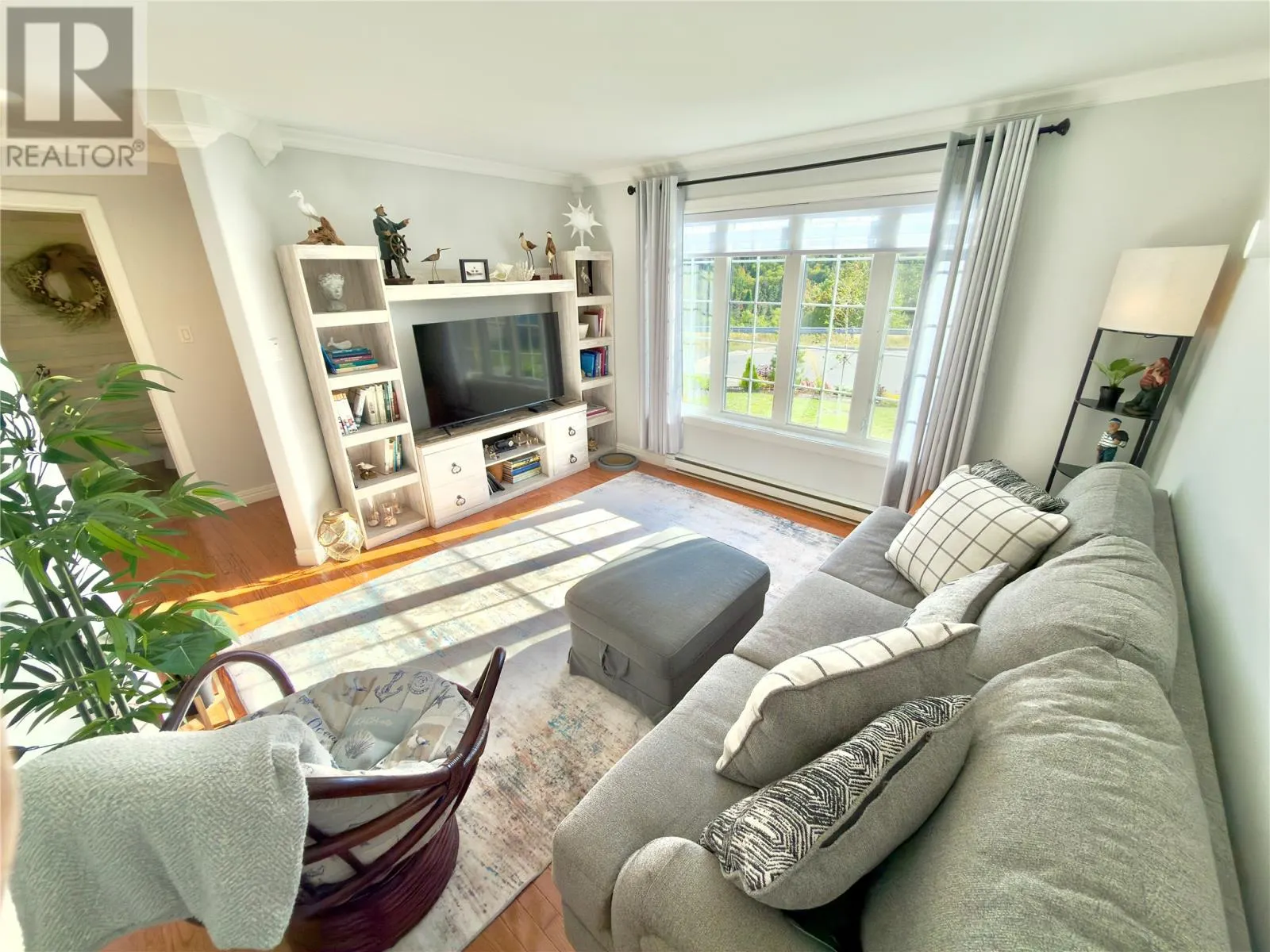 27 THORBURN Place