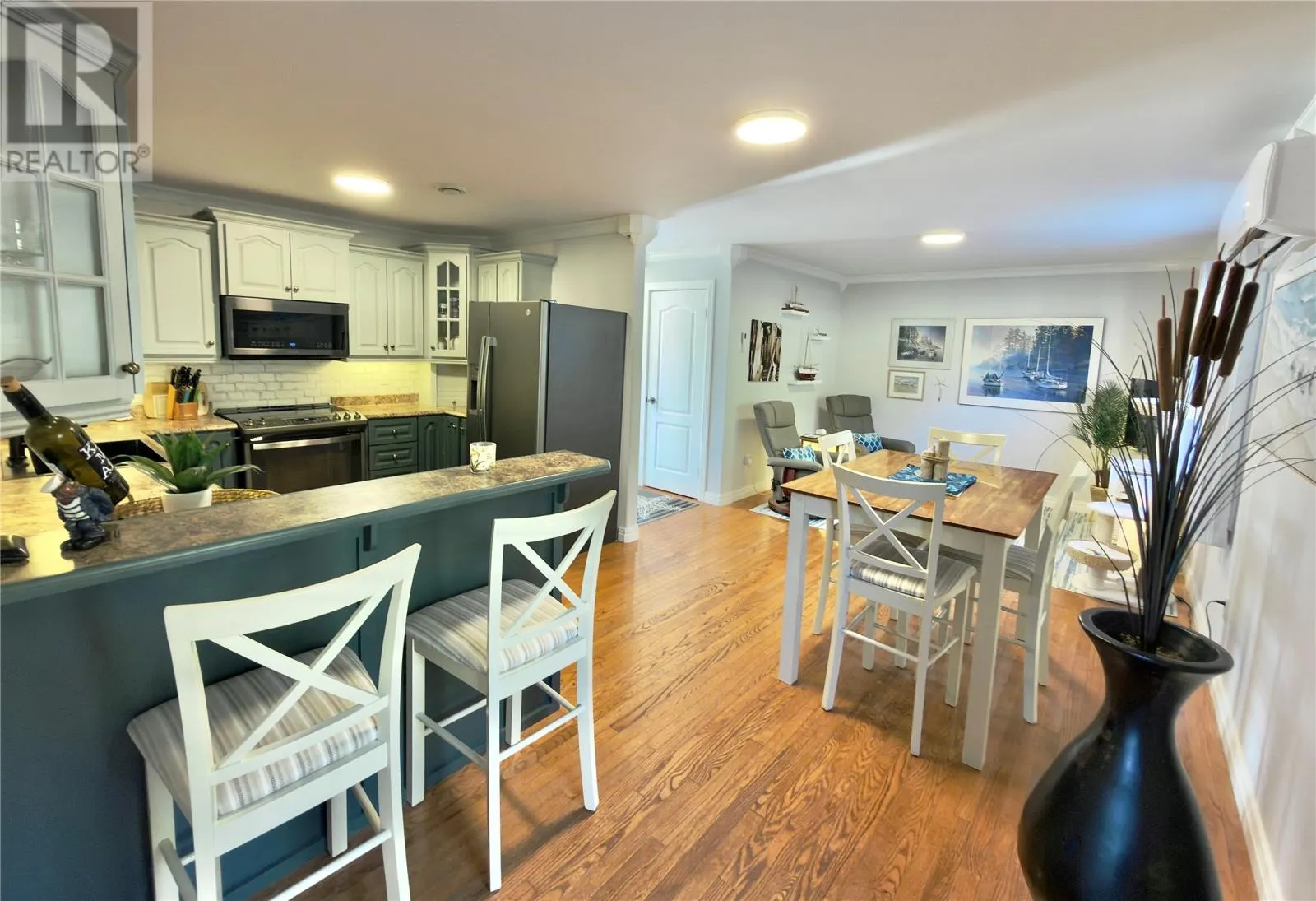 27 THORBURN Place