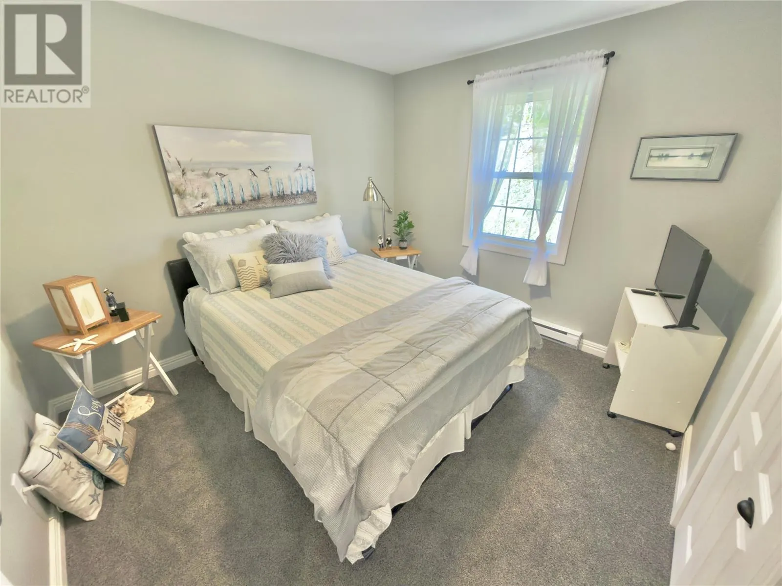 27 THORBURN Place