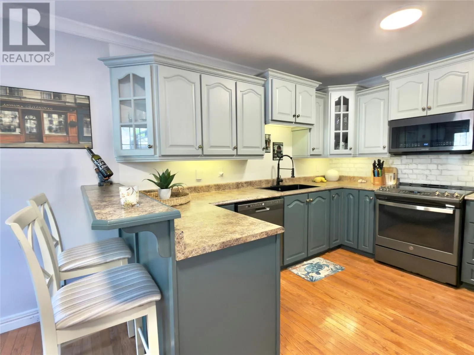 27 THORBURN Place