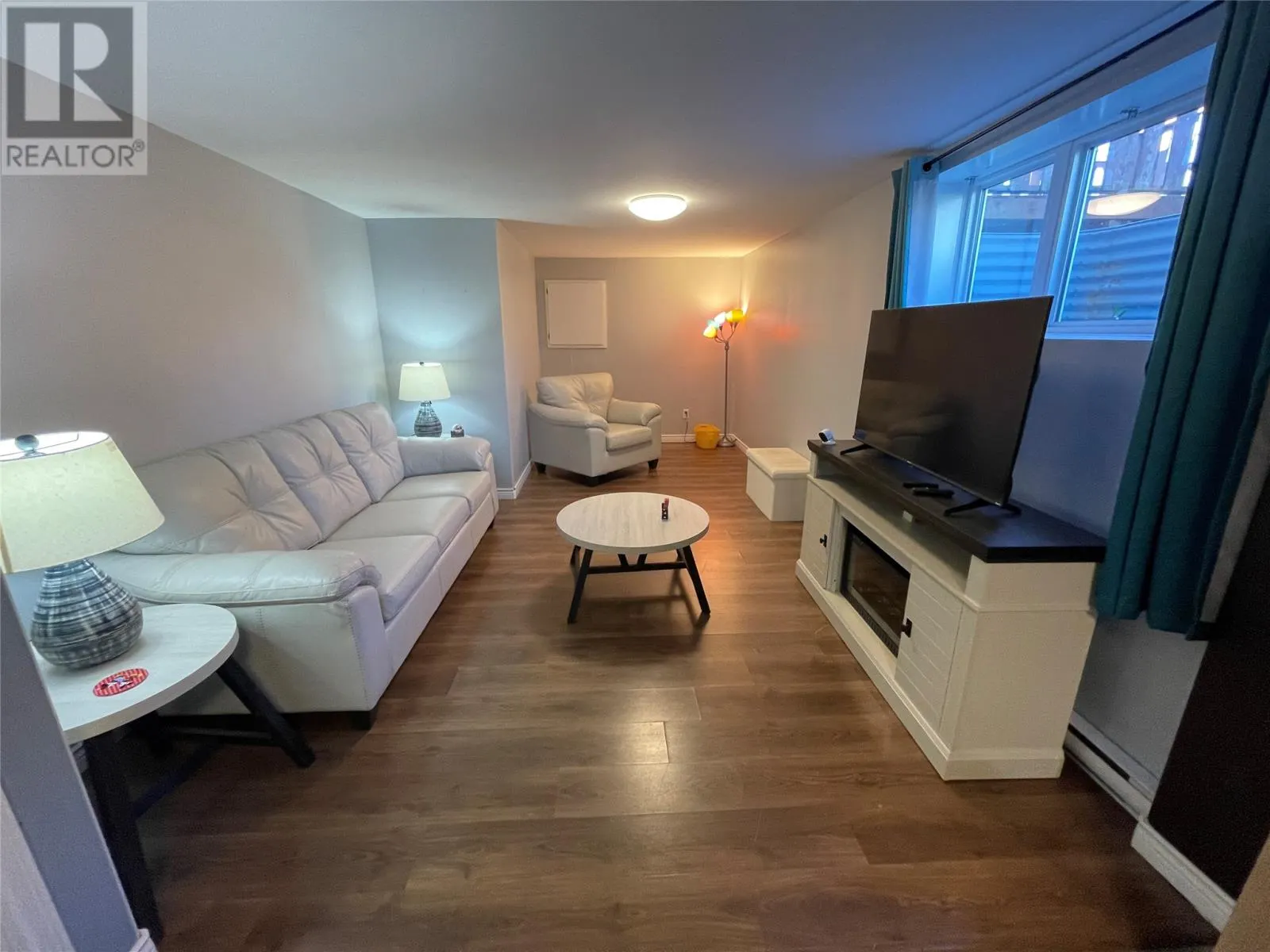 6 Tennyson Place