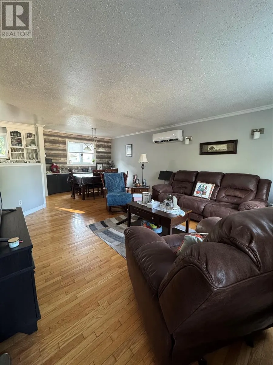 163 Commonwealth Drive