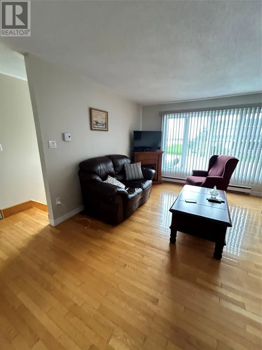 11 Carson Crescent