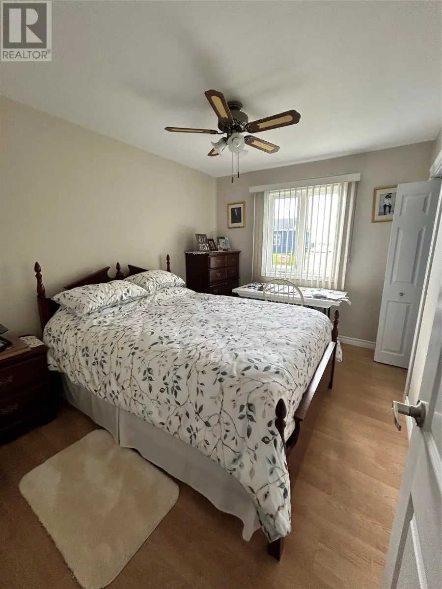 11 Carson Crescent