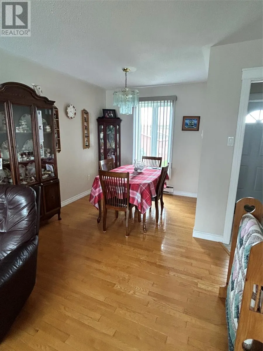 11 Carson Crescent