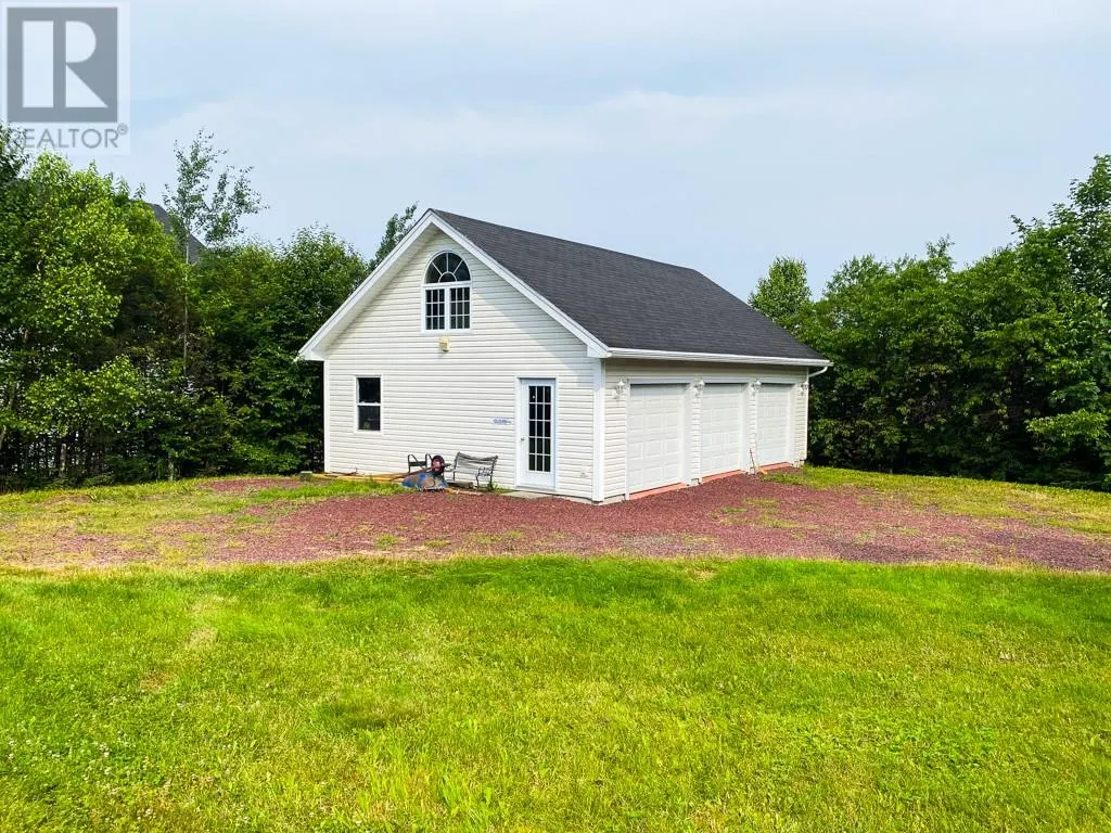 16 Heneys Pond Road