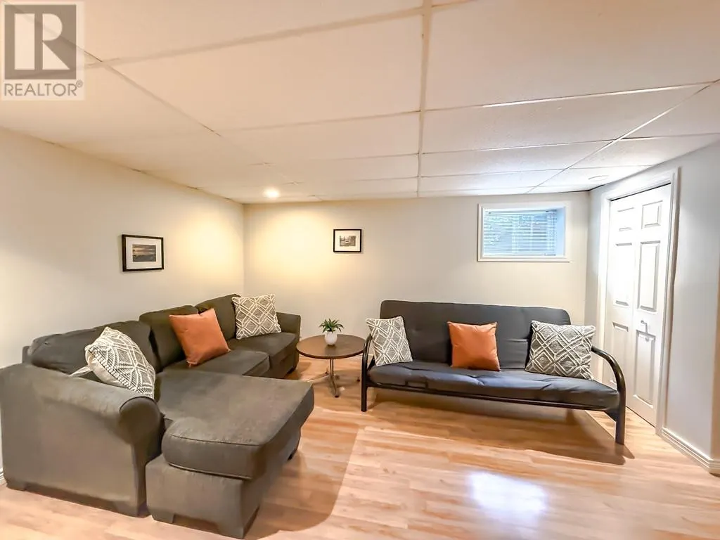 16 Heneys Pond Road