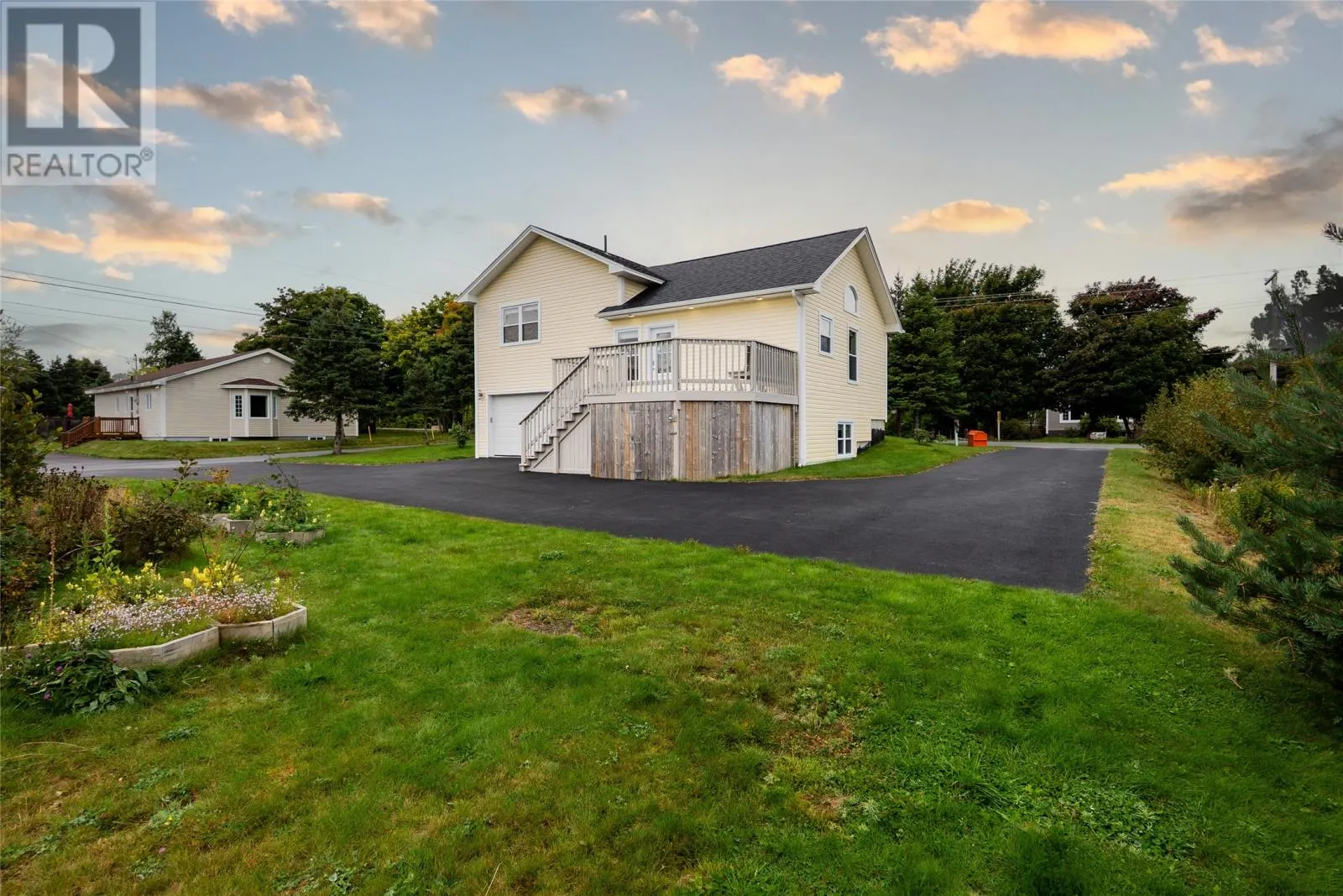 50 Seaforest Drive