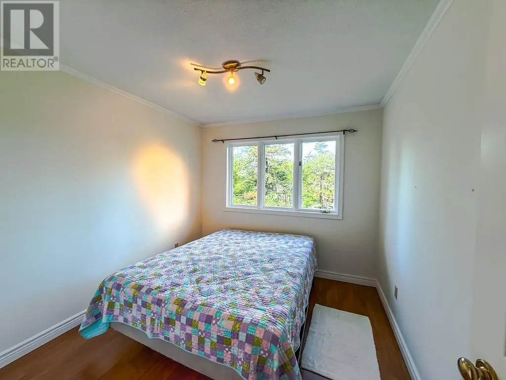 122 Duff Crescent