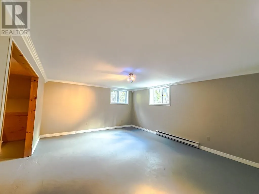 122 Duff Crescent