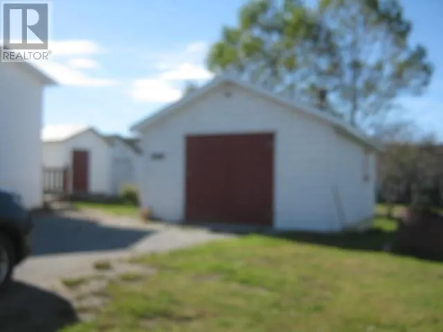 8 Hawks Road