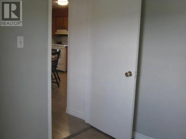 8 Hawks Road